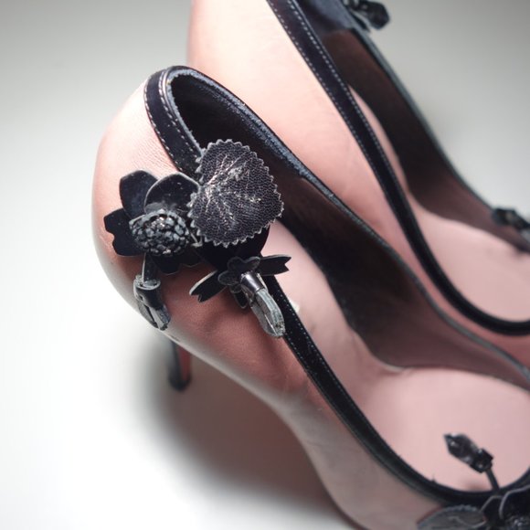 Vtg Prada Delicate Leather Floral Detail At The Top & Bottom Of Heels, Sz 8.5 - Picture 2 of 16